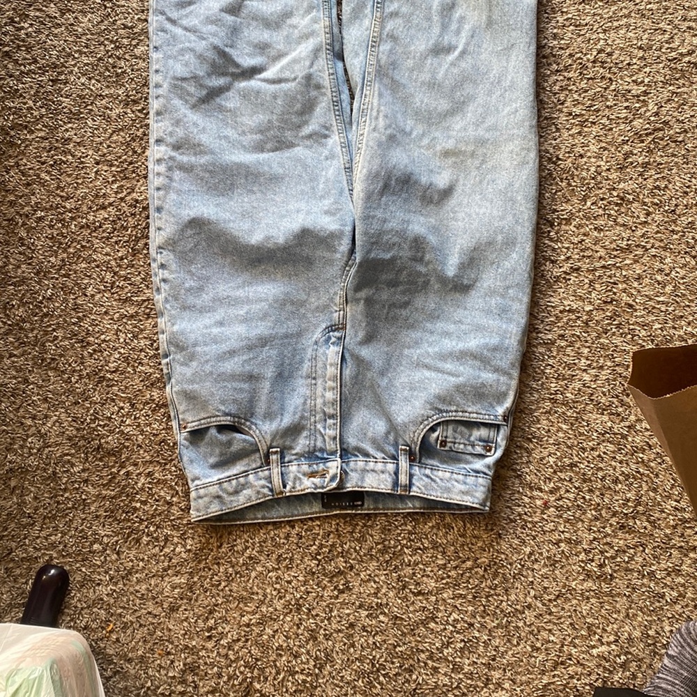Cute jeans new condition just bad lighting